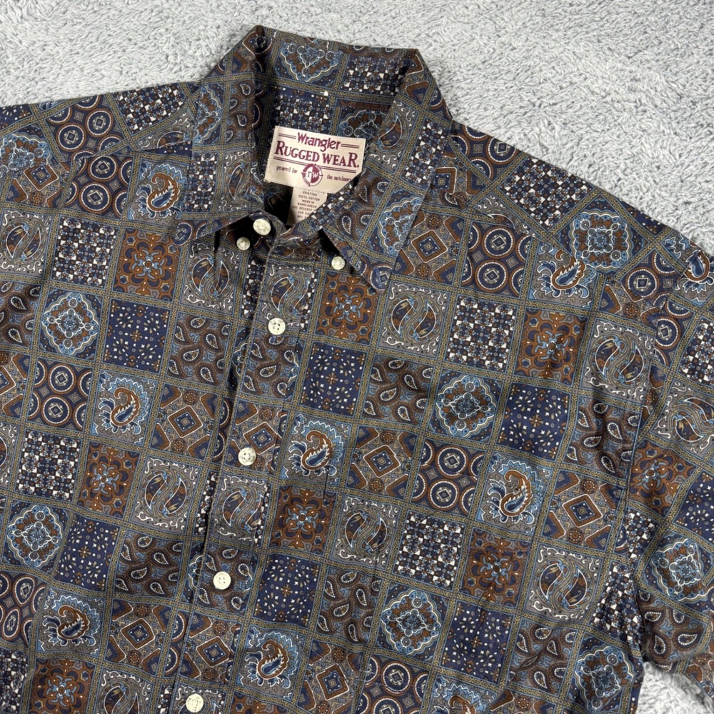 Wrangler Rugged Wear Mens Large Short Sleeve Paisley Print Multicolor Geometric